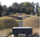 상진 묘소 전경
