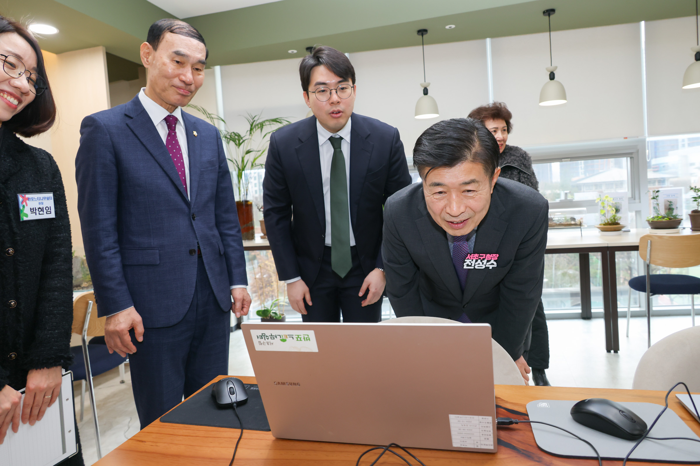 반포 느티나무쉼터 작품전시회 사진7 