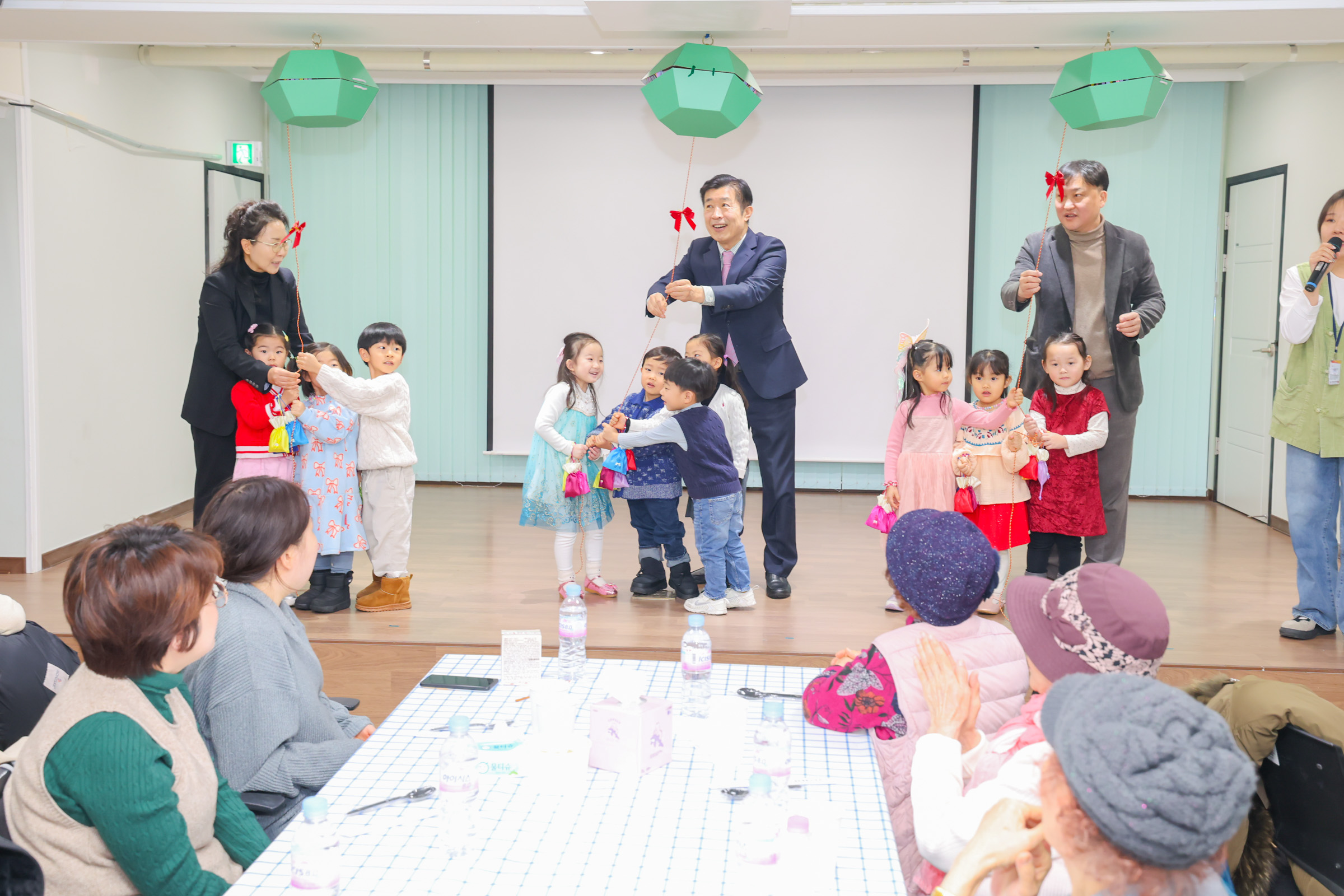 양재복지관 설맞이 떡국행사 사진10 
