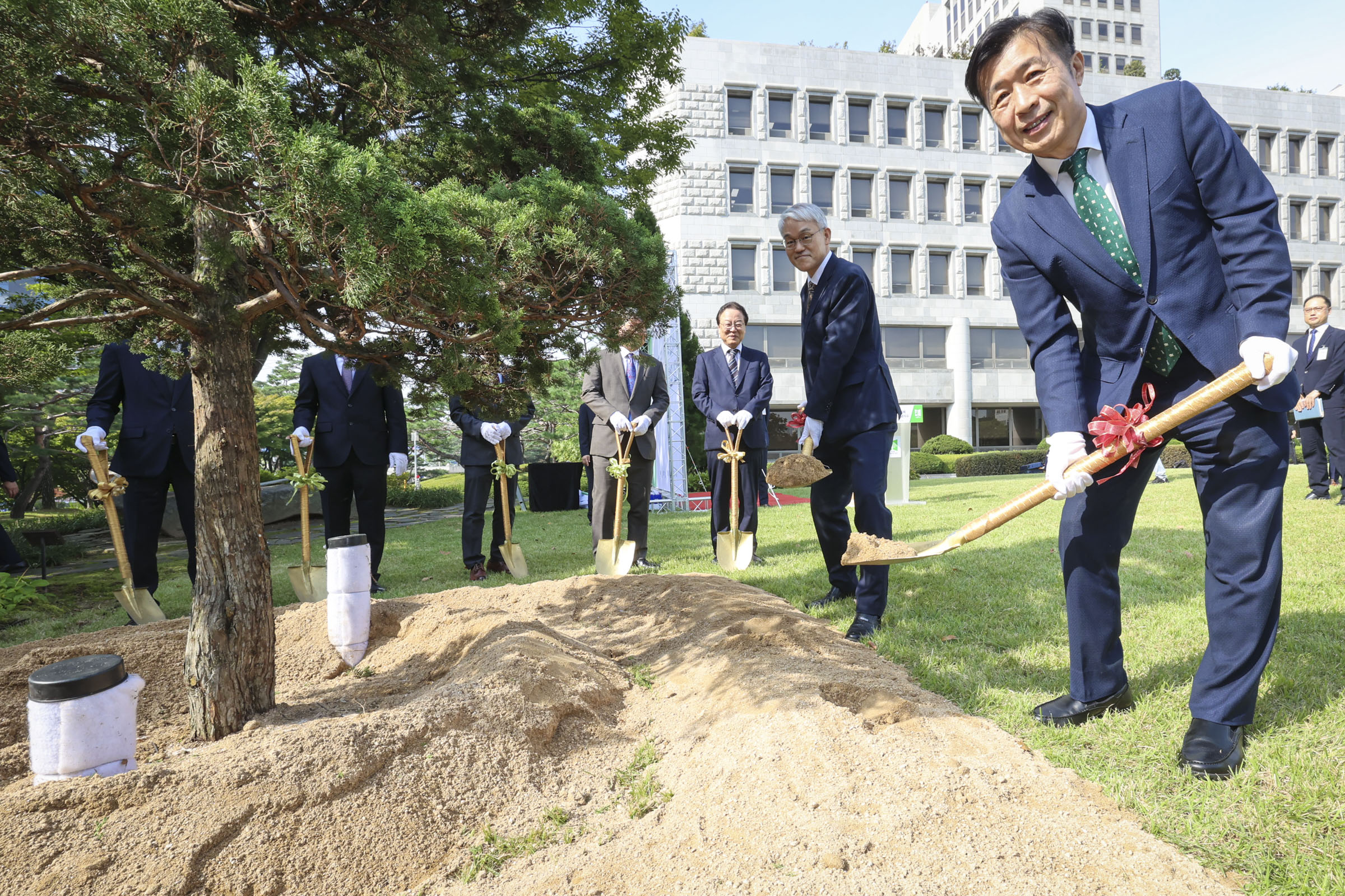 서초역 향나무 후계목 업무협약 및 향나무 상징공간 개장식 사진10 