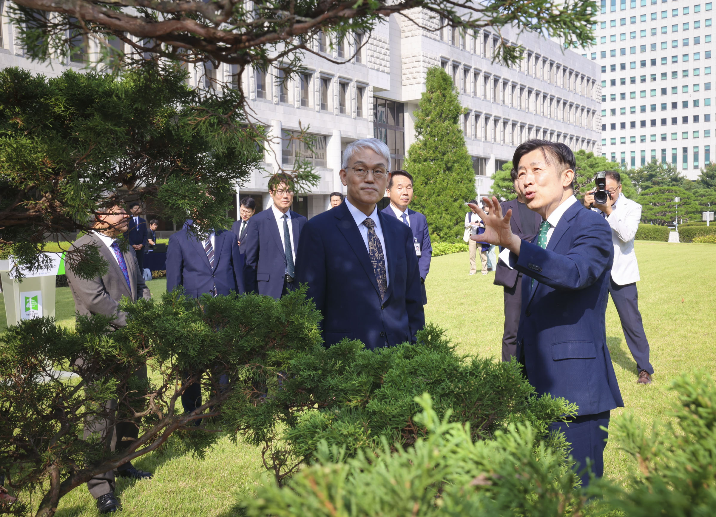 서초역 향나무 후계목 업무협약 및 향나무 상징공간 개장식 사진12 