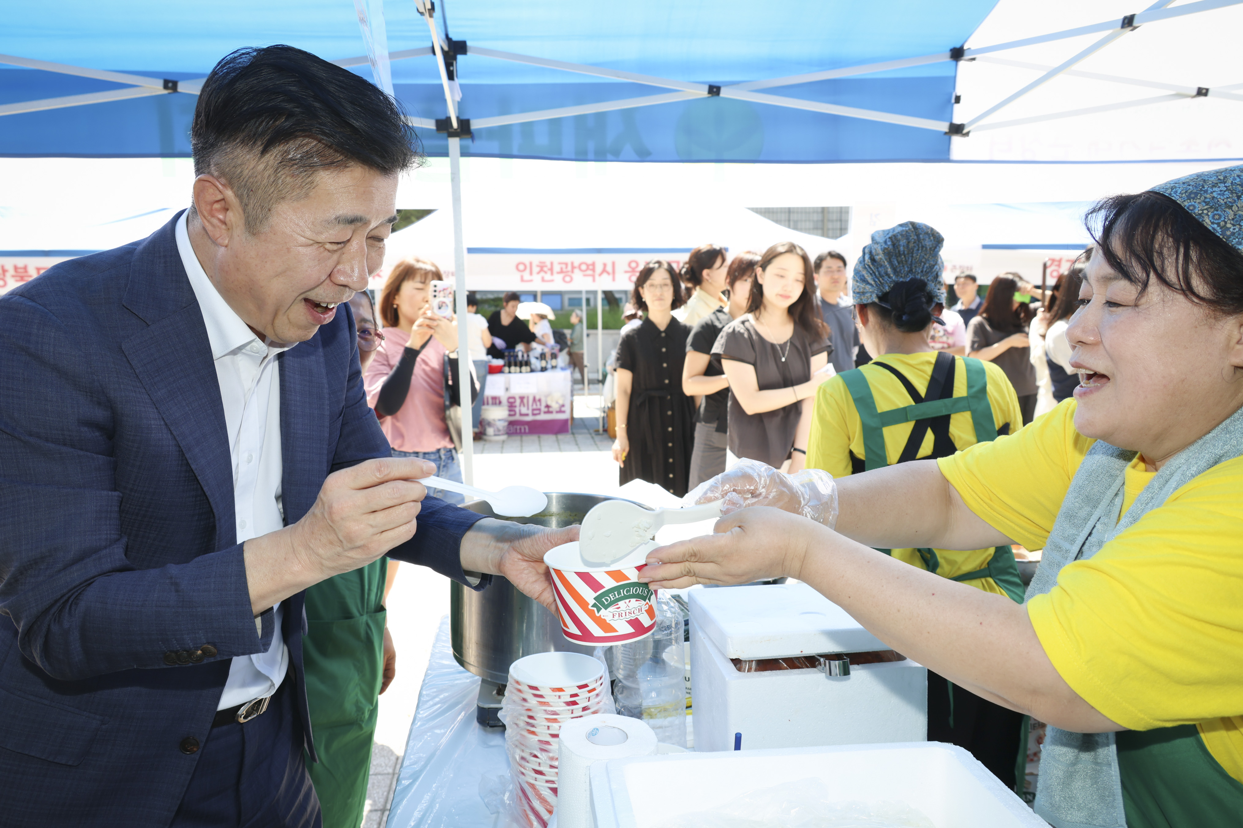 새마을부녀회 추석맞이 이웃돕기 새마을장터 사진6 