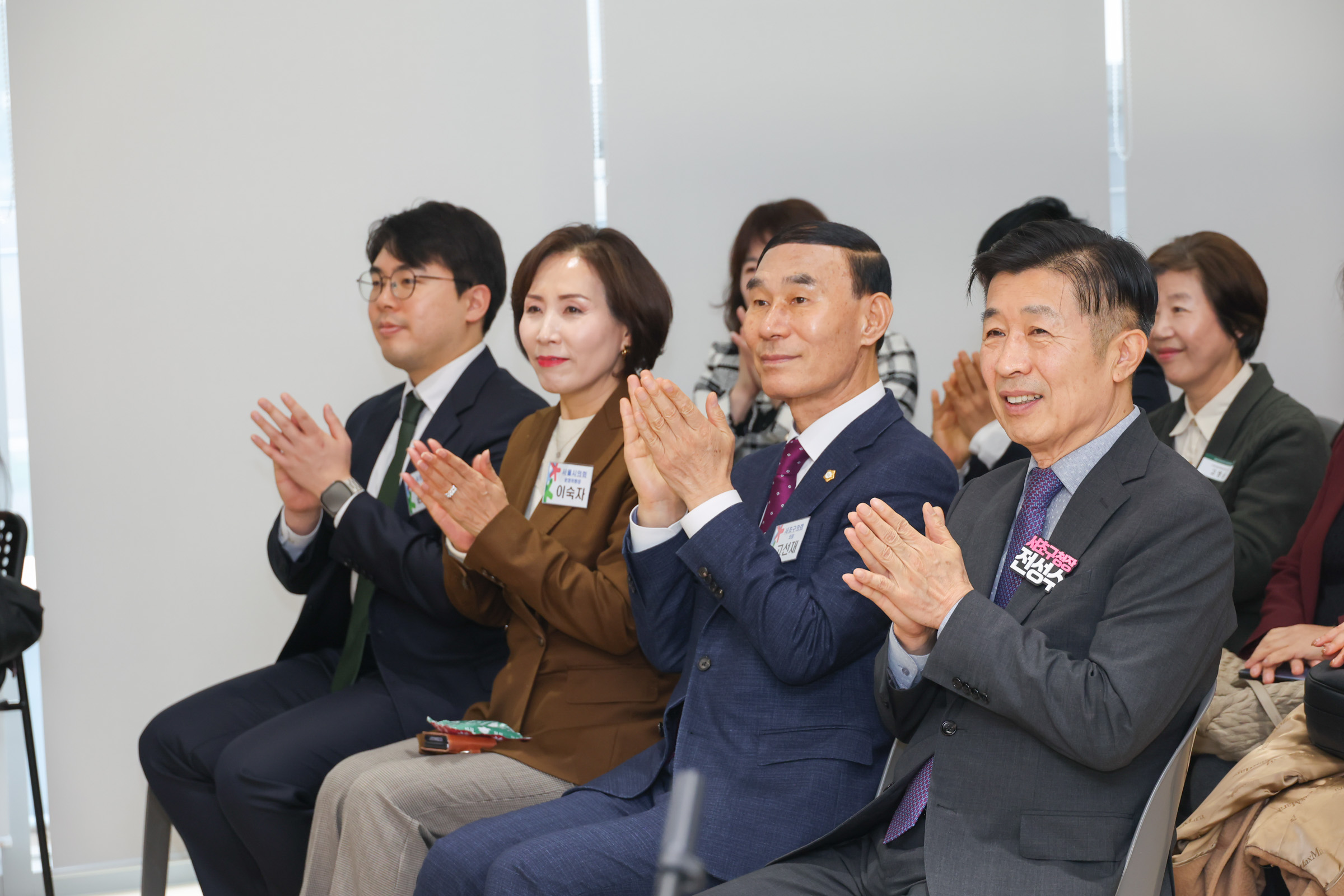 반포 느티나무쉼터 작품전시회 사진12 